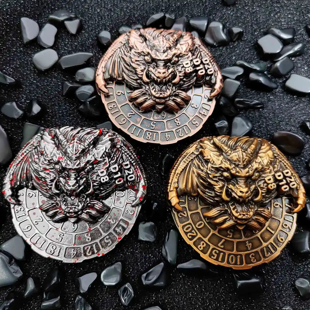 Gobelin Roulette Dés Spinner 7-en-1 Métal – D20, D10, D8, D12, D6, D4, Sac Logo Dragon, Accessoire Jeu De Rôle D&D