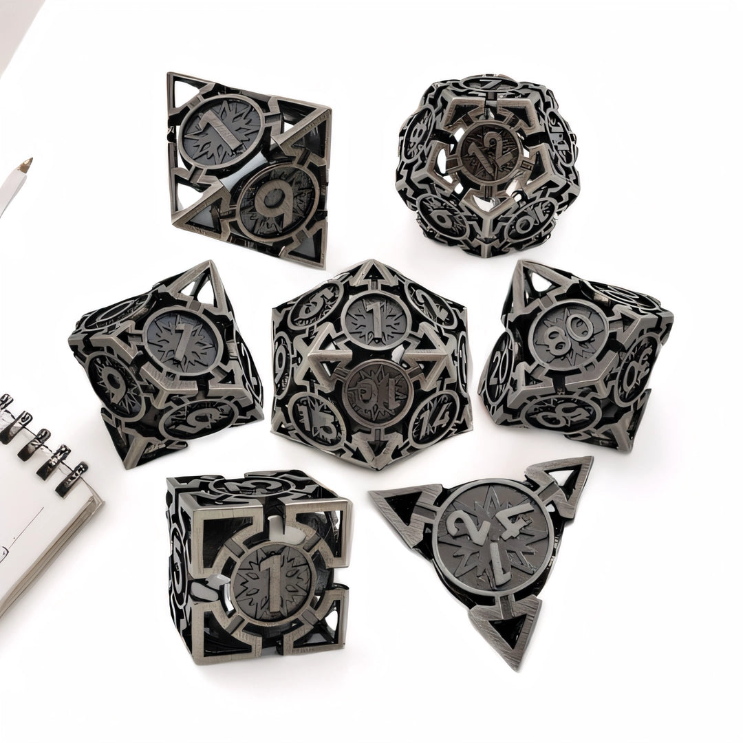 Set di Dadi in Metallo Cavo Freccia di Dragonsteel Shadowforge - Nero